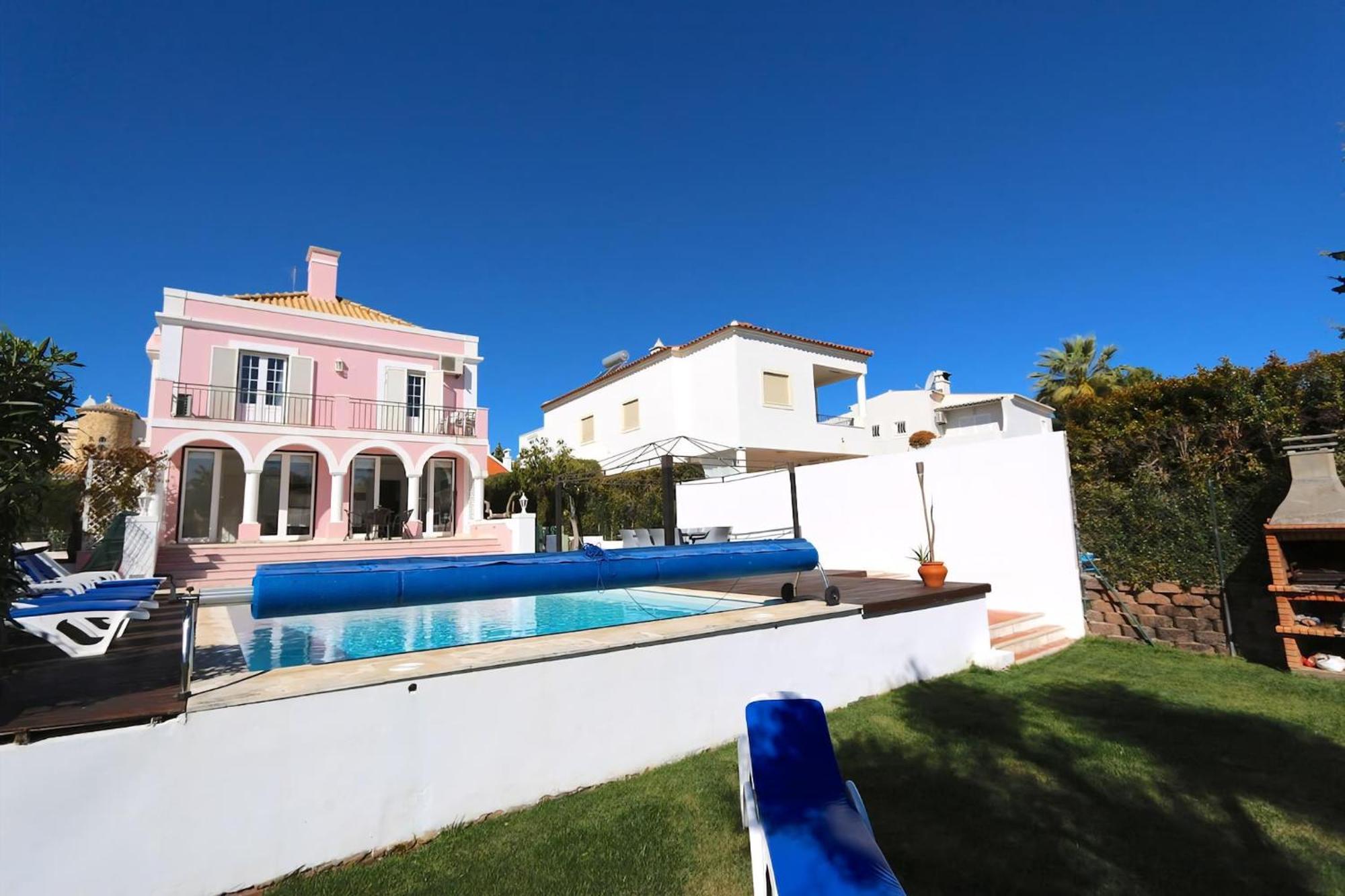 Elegant Old Town Camilla 6 Bedrooms Pool Table Villa *
